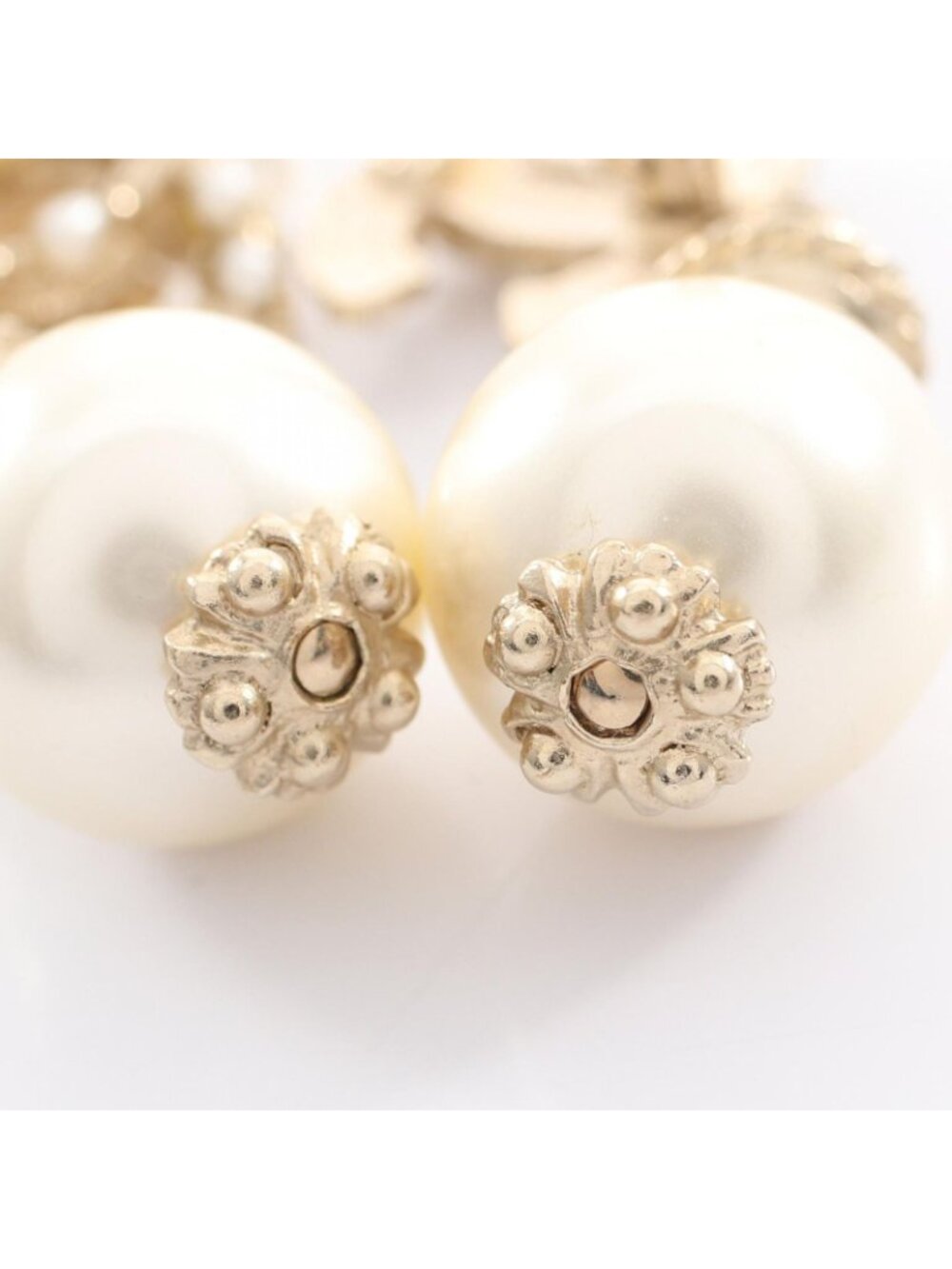 Chanel Earrings Swing Pearl CC Logo - Picture 5 of 6
